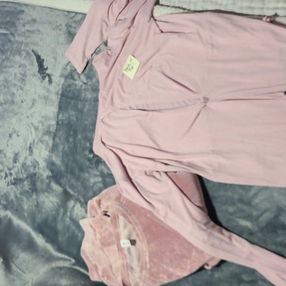 Rose tee with back opening and velour pullover